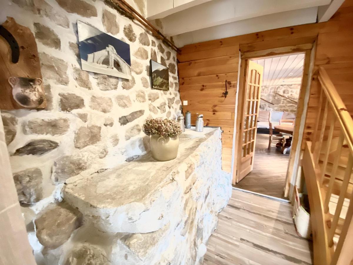 Gîte de Groupe: Spacious 160m² Retreat with Reception Hall and Garden Mazan-l'Abbaye Exterior photo