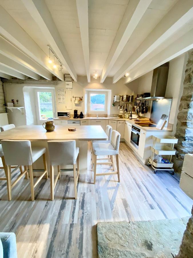 Gîte de Groupe: Spacious 160m² Retreat with Reception Hall and Garden Mazan-l'Abbaye Exterior photo