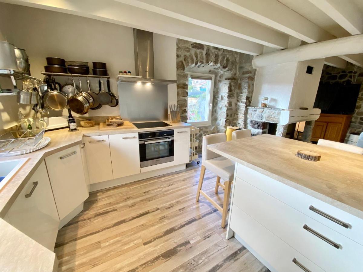 Gîte de Groupe: Spacious 160m² Retreat with Reception Hall and Garden Mazan-l'Abbaye Exterior photo