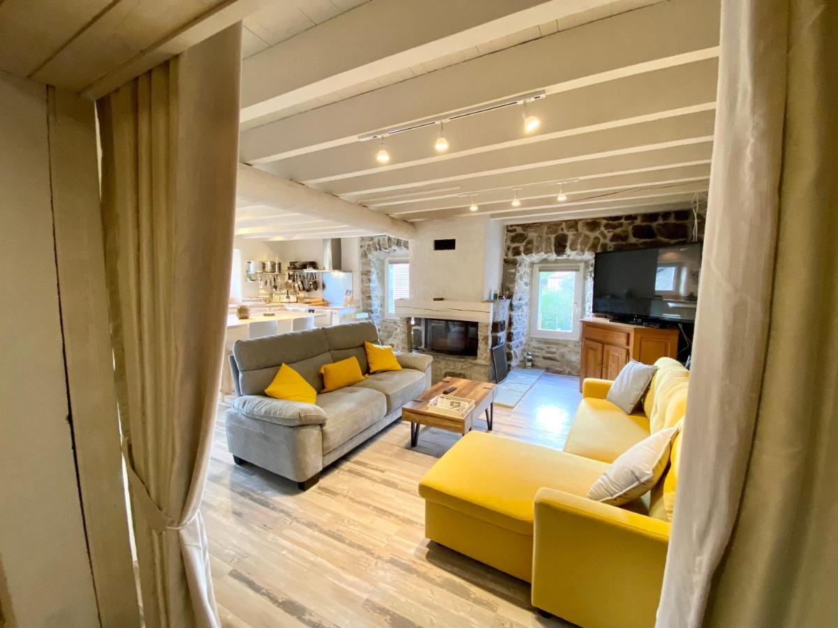 Gîte de Groupe: Spacious 160m² Retreat with Reception Hall and Garden Mazan-l'Abbaye Exterior photo