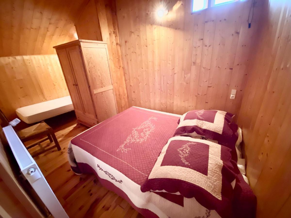 Gîte de Groupe: Spacious 160m² Retreat with Reception Hall and Garden Mazan-l'Abbaye Exterior photo