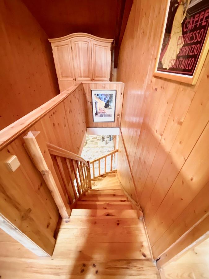 Gîte de Groupe: Spacious 160m² Retreat with Reception Hall and Garden Mazan-l'Abbaye Exterior photo